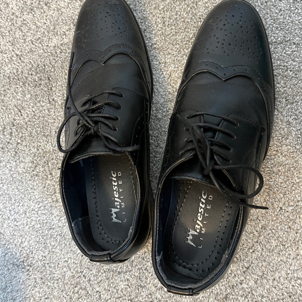 👞 Majestic Black Oxford Dress Shoes with Wingtip Design Size 9.5